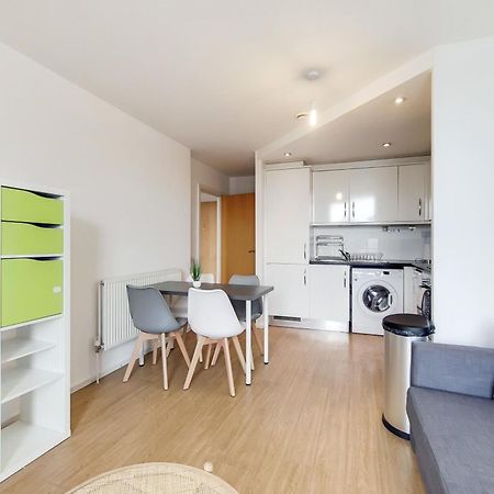 Fully Serviced Two Bed Apartment By Excel & O2 London Bagian luar foto