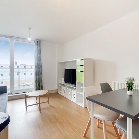 Fully Serviced Two Bed Apartment By Excel & O2 London Bagian luar foto